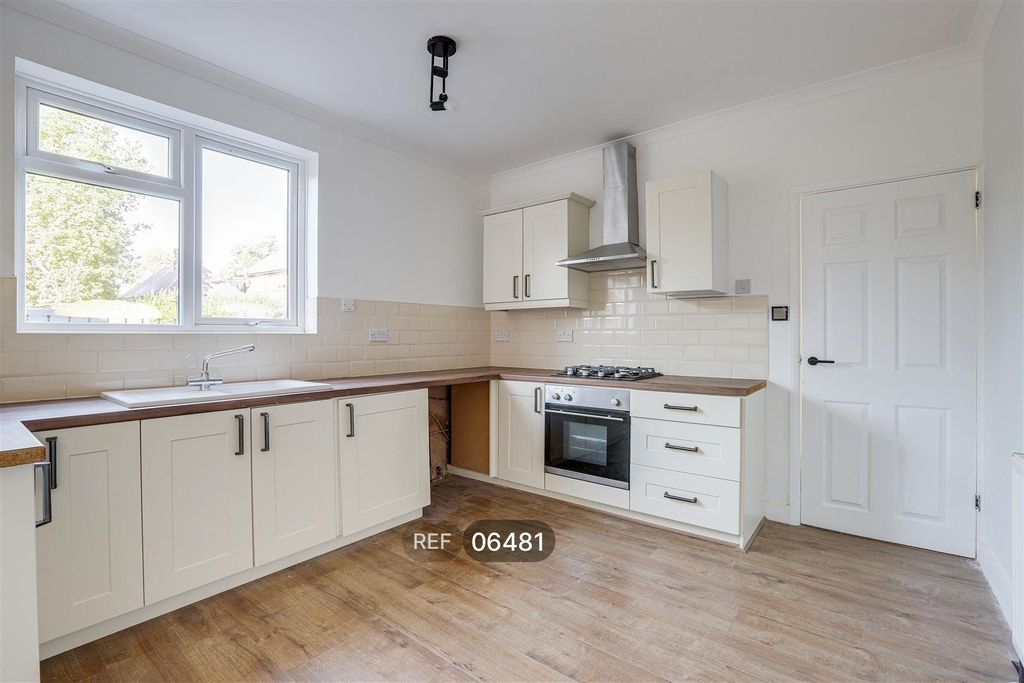 Property photo 2 of 11 Kitchen/Diner