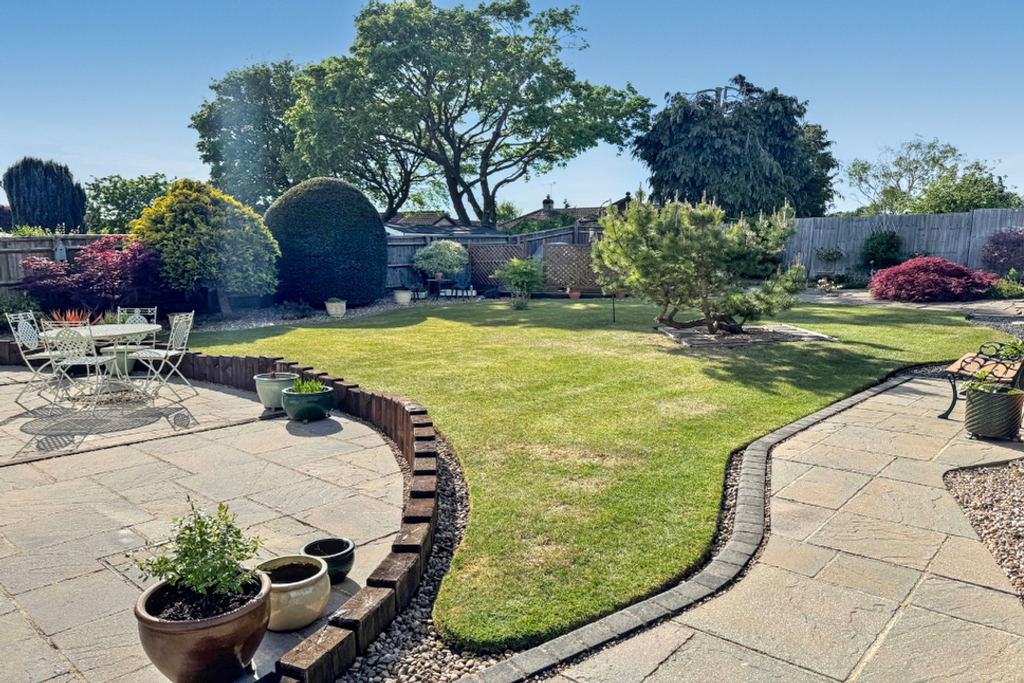 Property photo 2 of 17 Gard1Portalsize