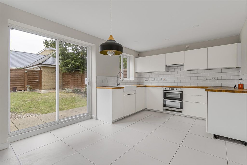 Property photo 2 of 18 15_59356.Jpg
