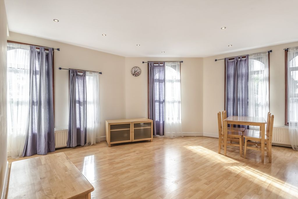 Property photo 3 of 8 Photo 3