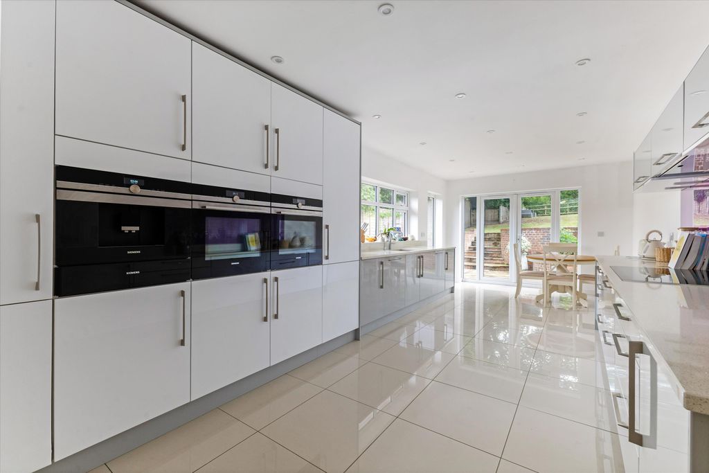Property photo 1 of 14 Image