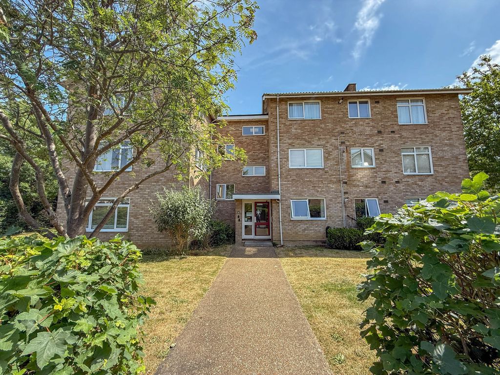 Property photo 1 of 6