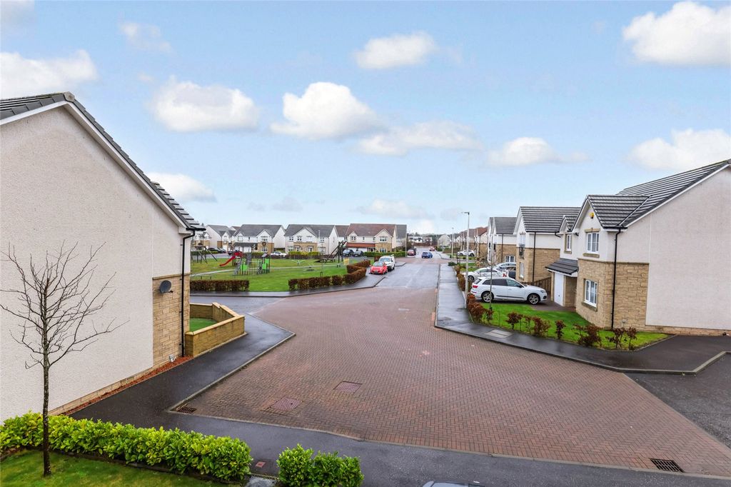 Property photo 2 of 23 Picture No. 21