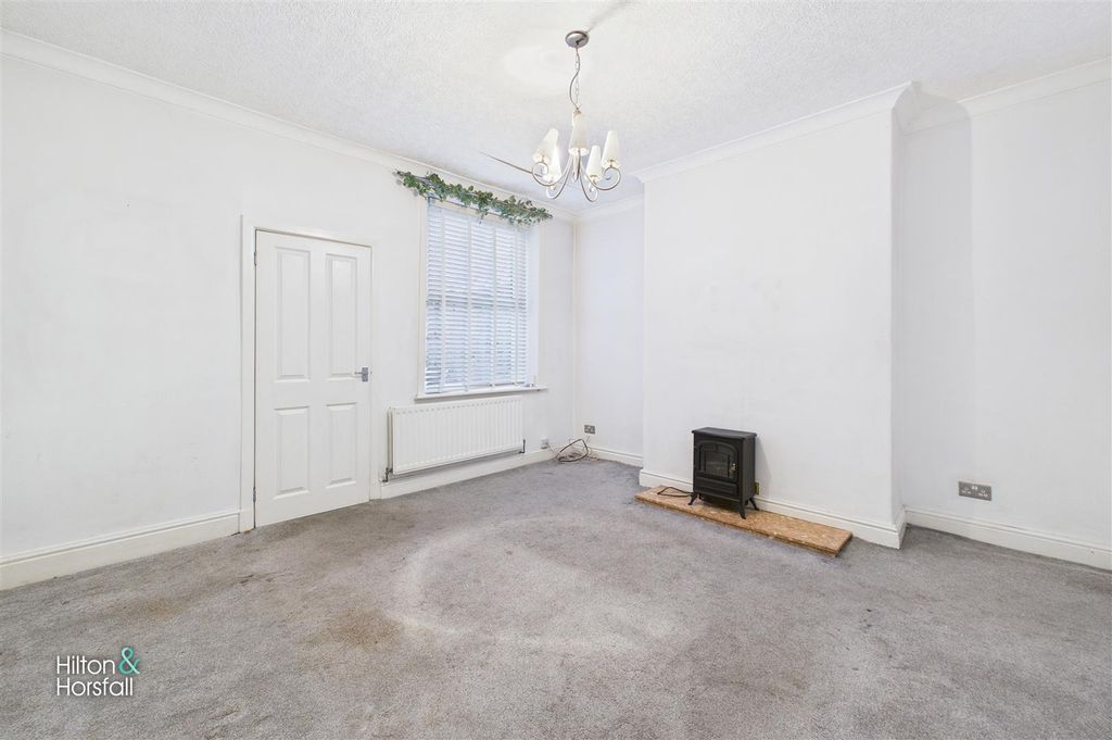 Property photo 3 of 9 Sefton Street