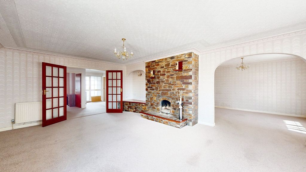Property photo 2 of 26
