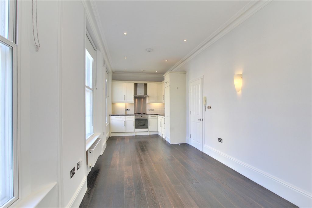 Property photo 3 of 9 2.Jpg