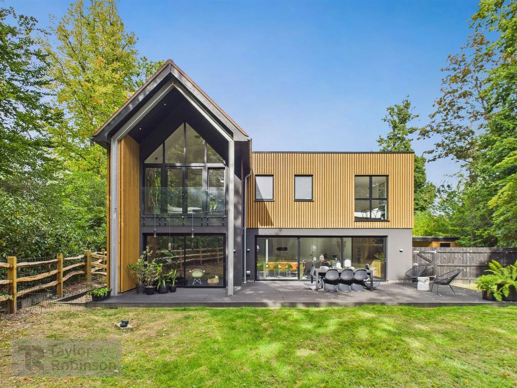 Property photo 1 of 29 Cam02600G0-Pr0542-Still034.Jpg