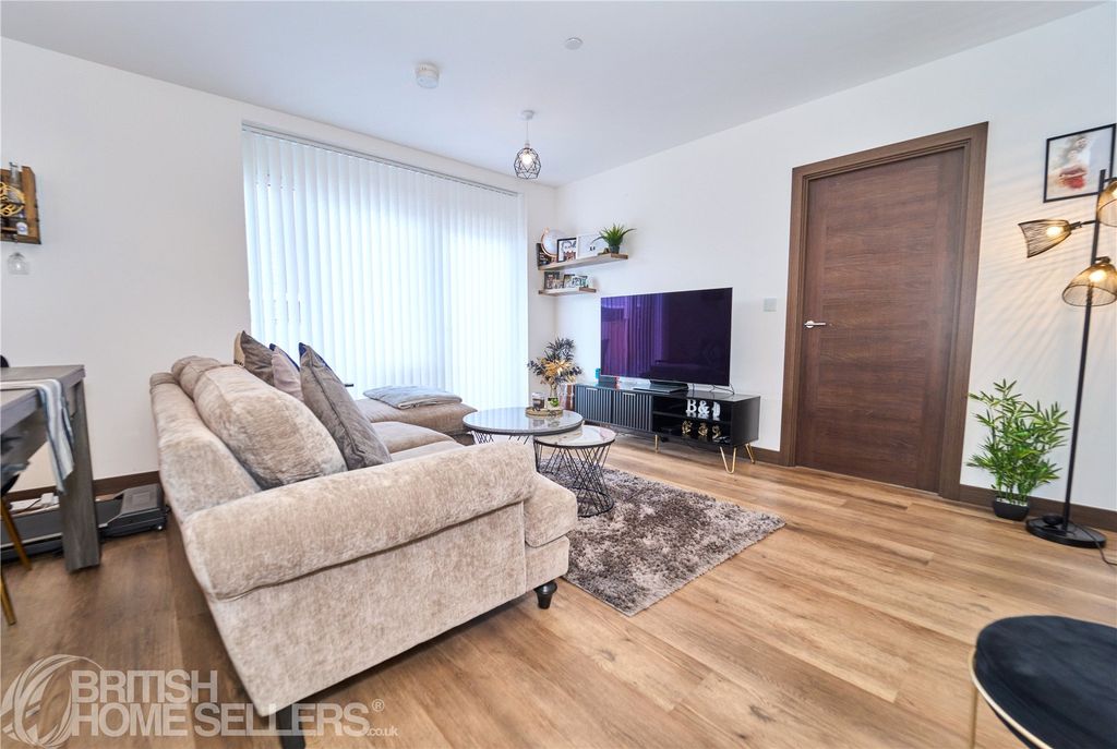 Property photo 3 of 22 Picture No. 05