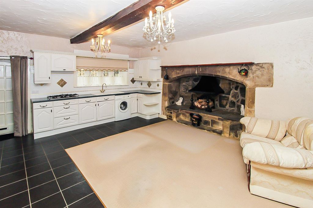 Property photo 3 of 16