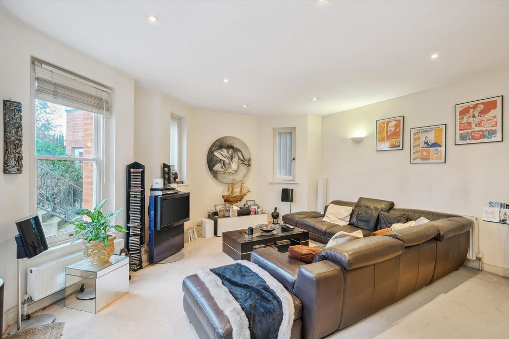 Property photo 3 of 14 Image