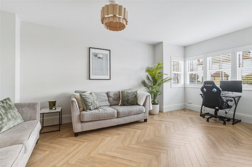 Additional image 7 of 5 bed detached house for saleThe Crescent, Loughton, Essex IG10