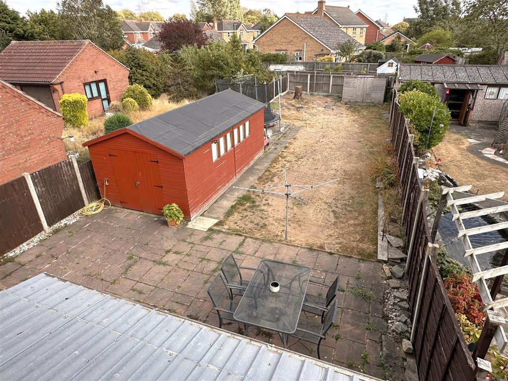 Property photo 3 of 17 Generous Rear Garden 439