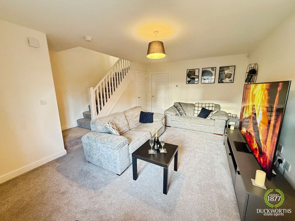 Property photo 3 of 25