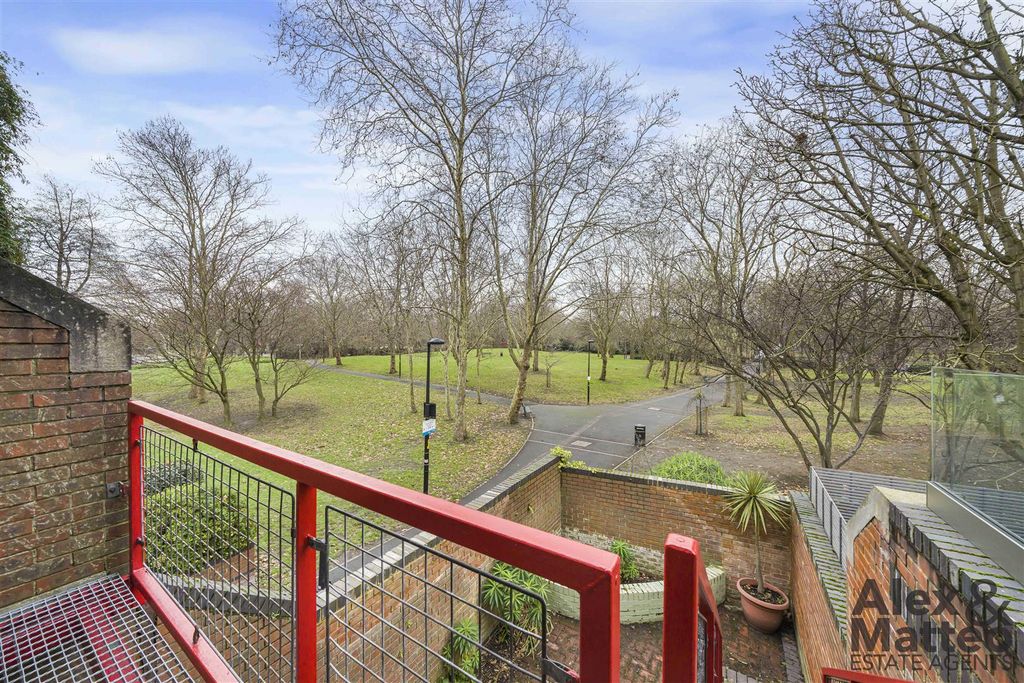 Property photo 3 of 24 Elephant Lane