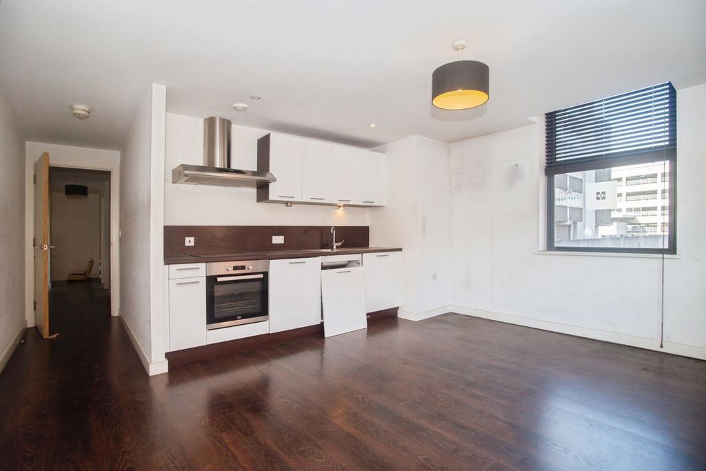 Property photo 3 of 10 Pbox-Img.Jpg