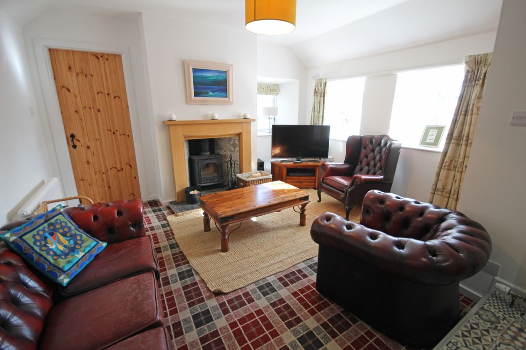 Property photo 2 of 20