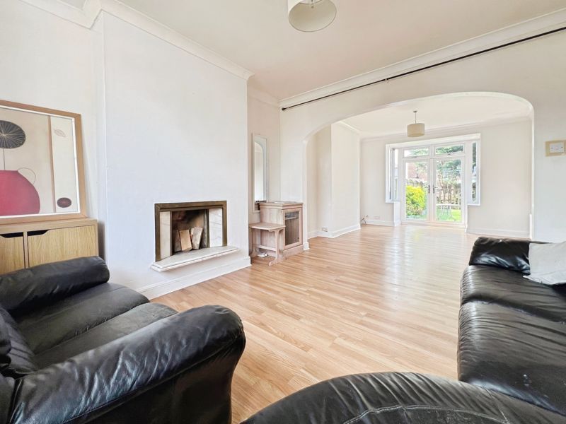 Property photo 2 of 13 Lounge