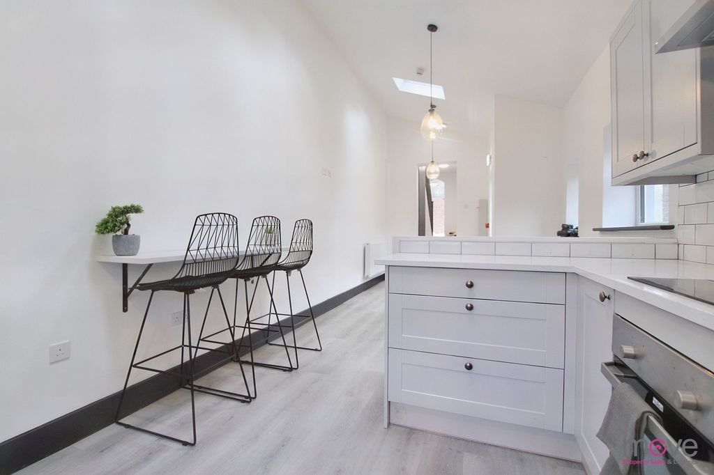 Property photo 3 of 11 Photo 6