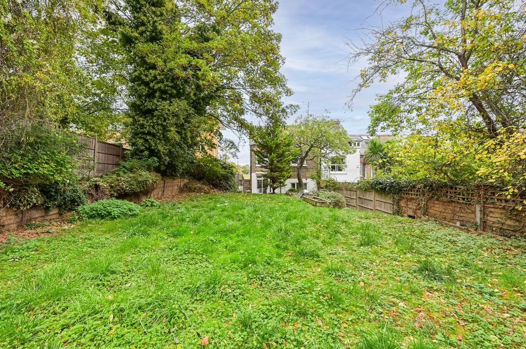 Property photo 2 of 6