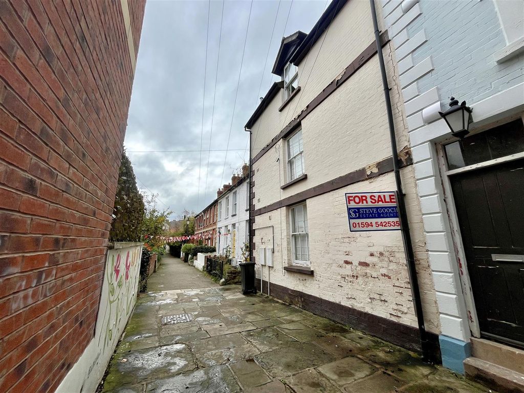 Property photo 2 of 13