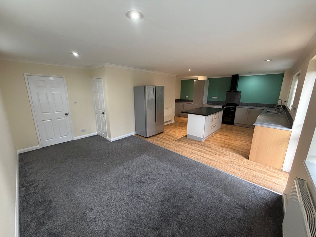 Property photo 2 of 16 Image