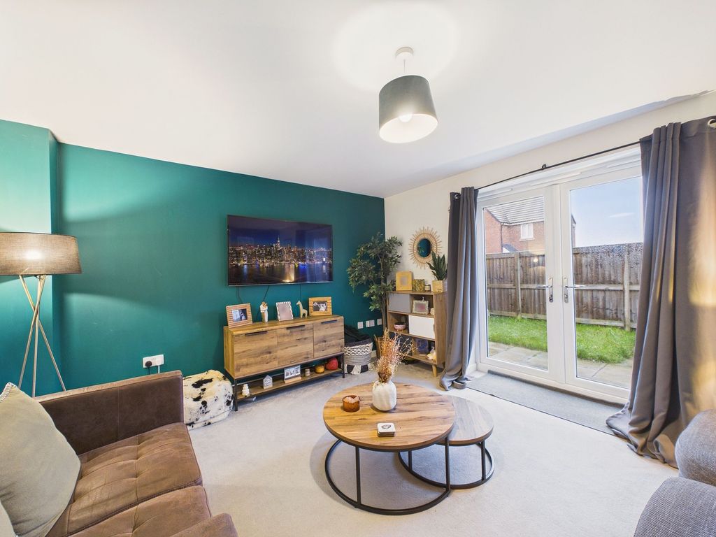 Property photo 2 of 11 Lounge