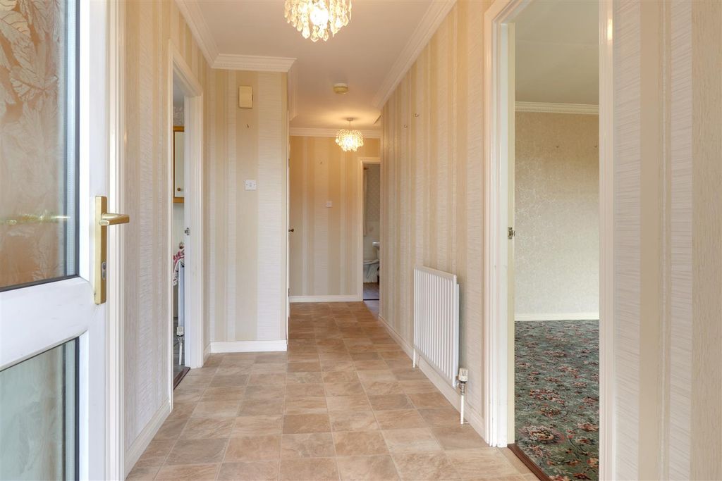 Property photo 2 of 14 Hallway