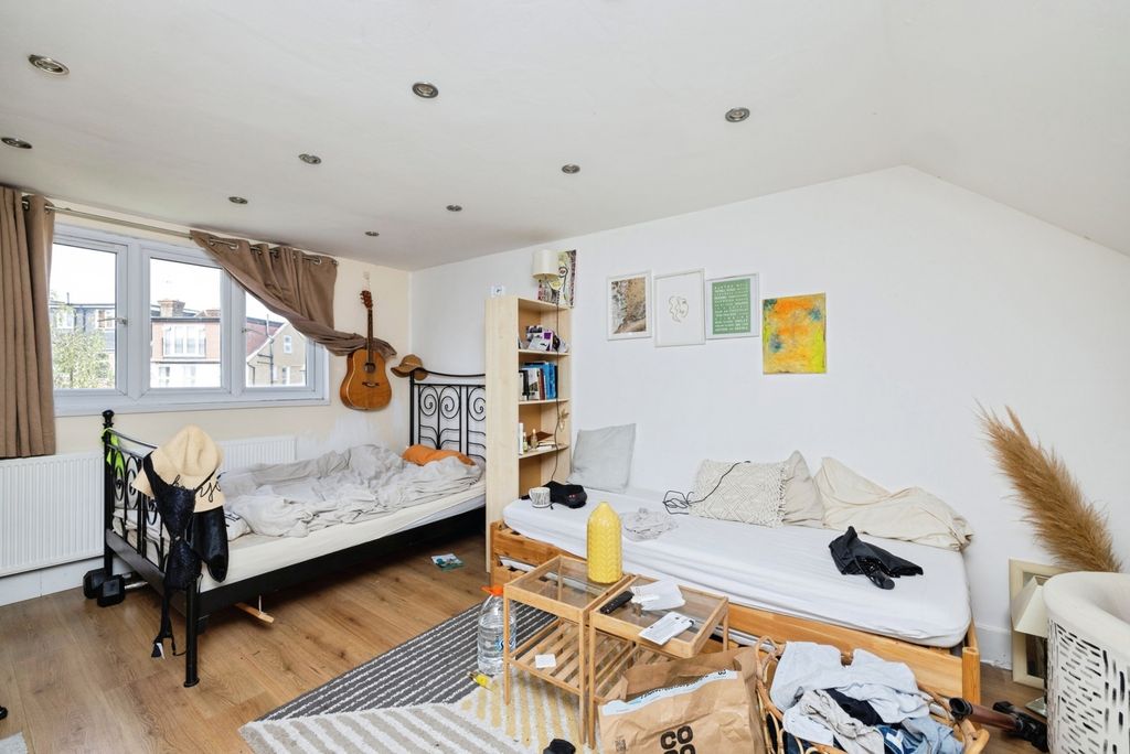 Property photo 3 of 16 Pbox-Img.Jpg