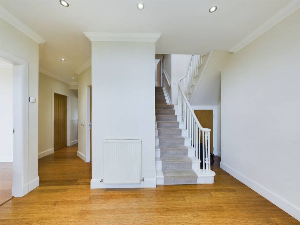 Property photo 3 of 37