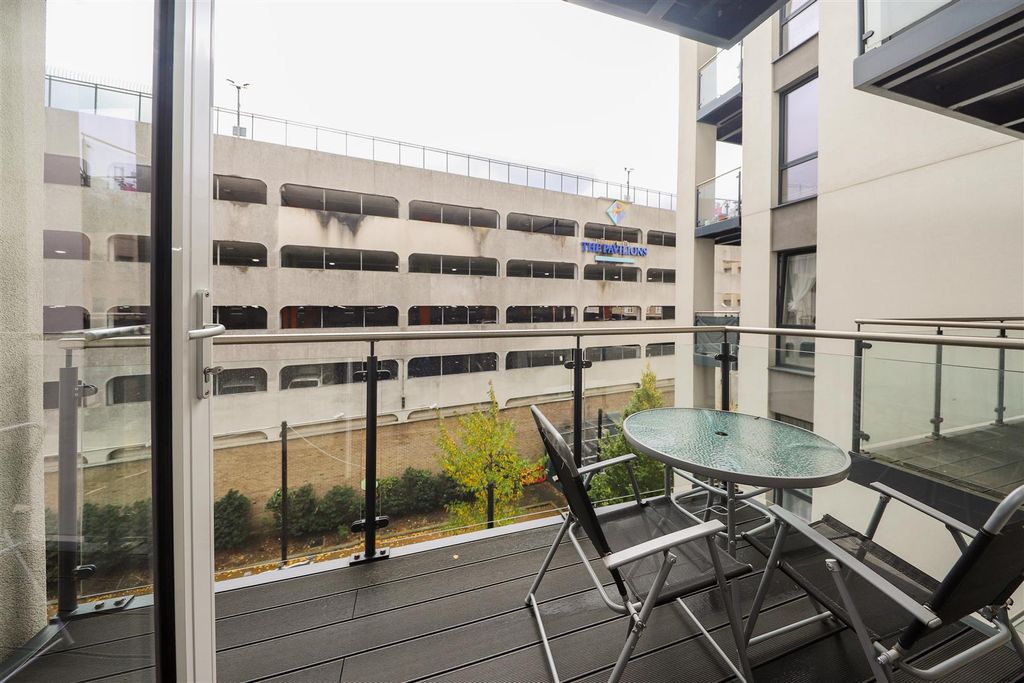 Property photo 3 of 10 Balcony