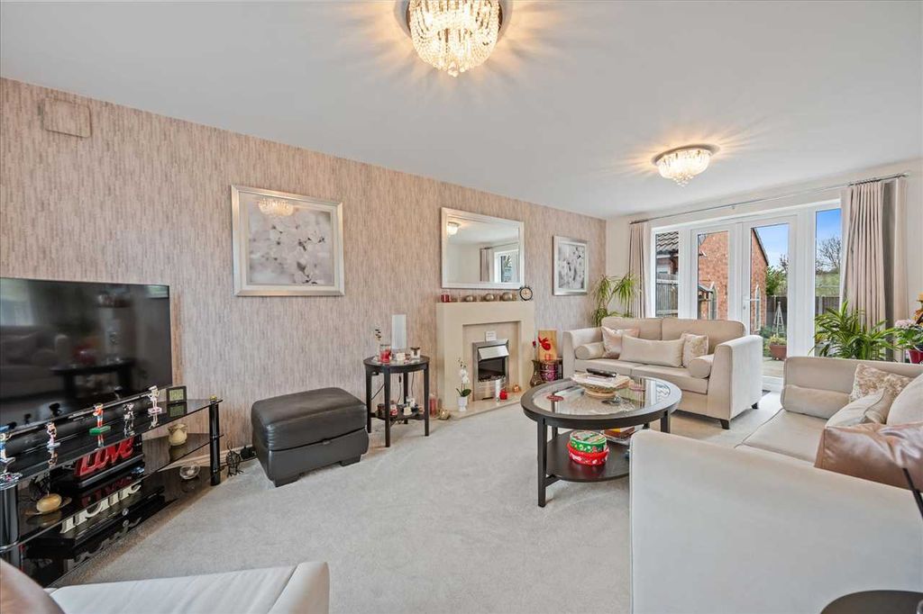 Property photo 2 of 25 Lounge