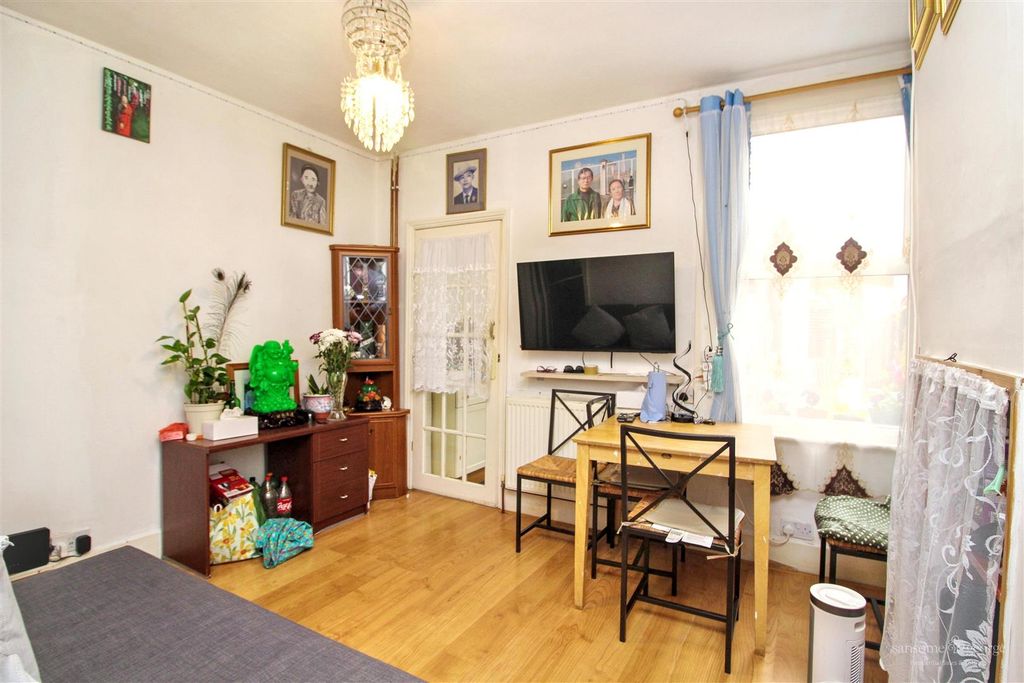 Property photo 3 of 18 Dining Room