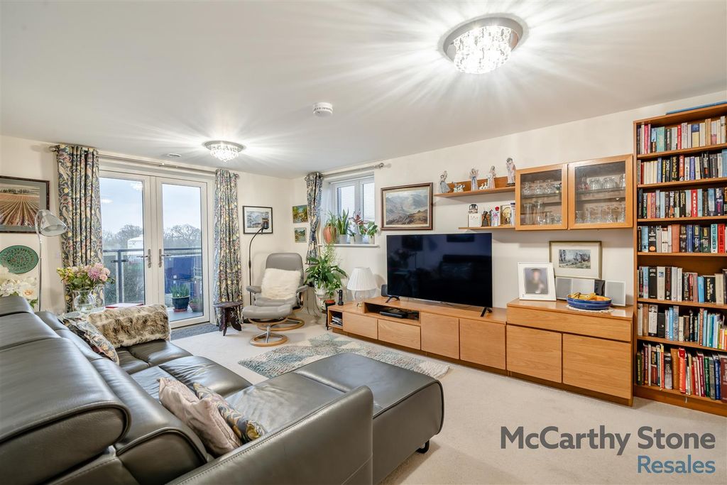 Property photo 3 of 23 8636061-Interior02.Jpg