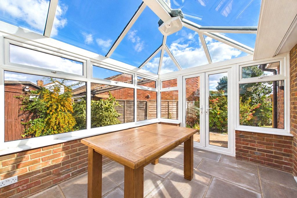 Property photo 3 of 11 Picture No. 02