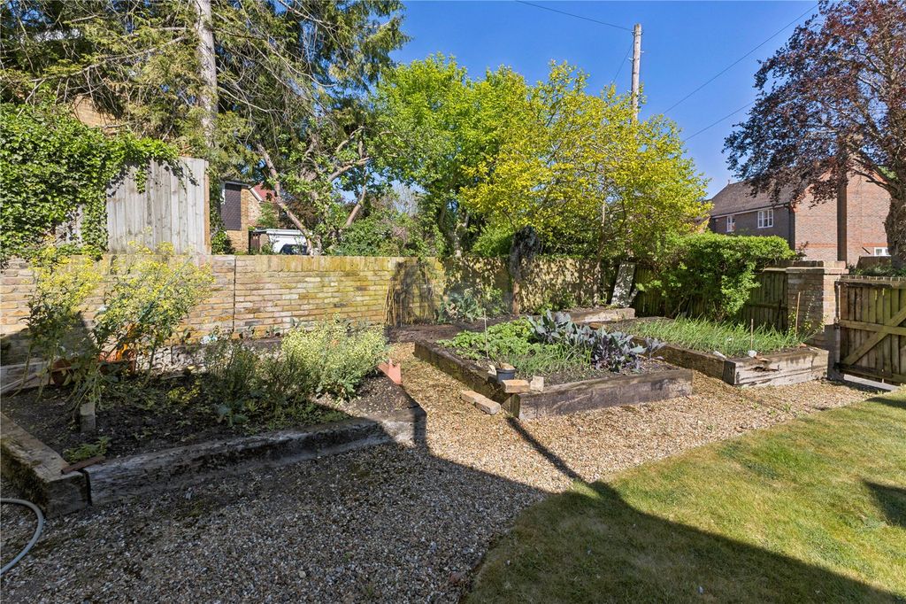 Property photo 3 of 12 Garden
