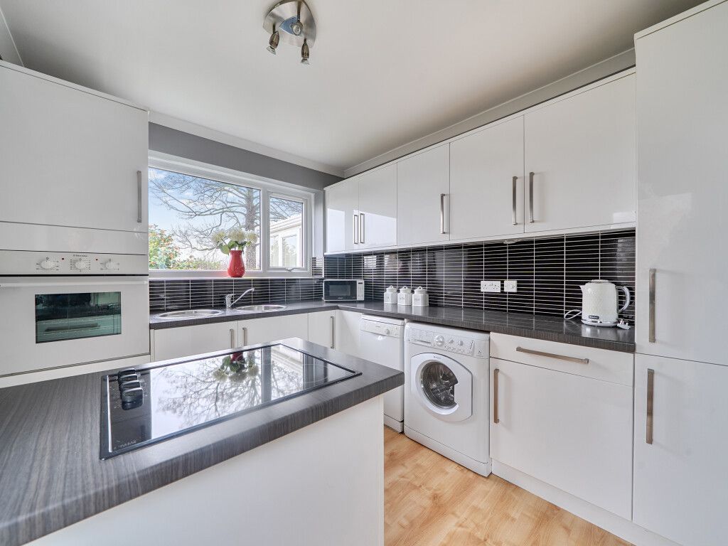 Property photo 3 of 20 1401558-16-697213...