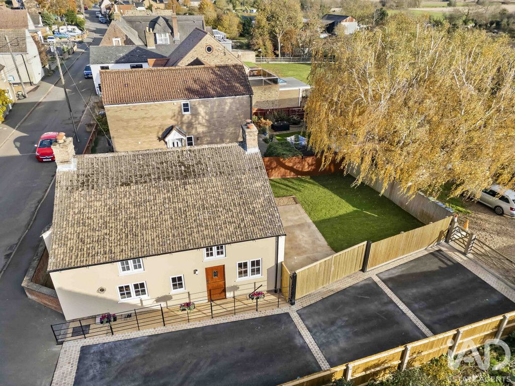 Property photo 3 of 26