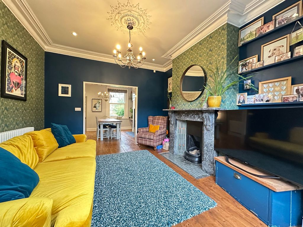 Property photo 3 of 19