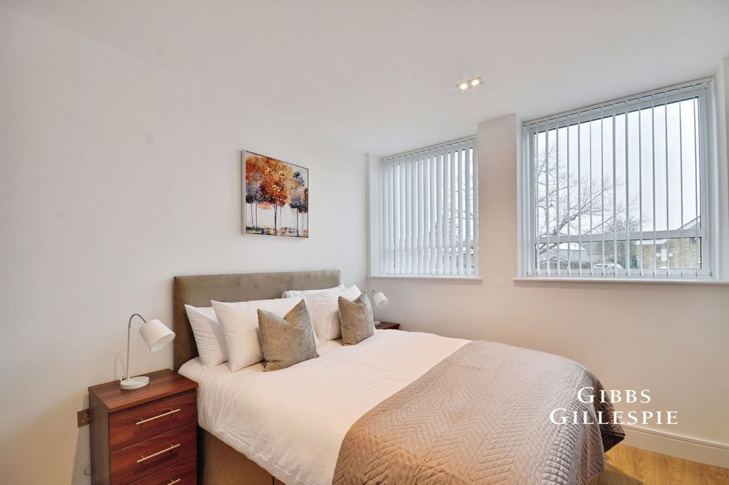 Property photo 3 of 8 Pbox-Img.Jpg