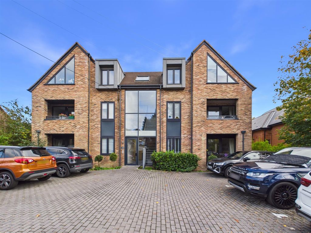 Property photo 1 of 13 Cam01563G0-Pr0367-Still002.Jpg