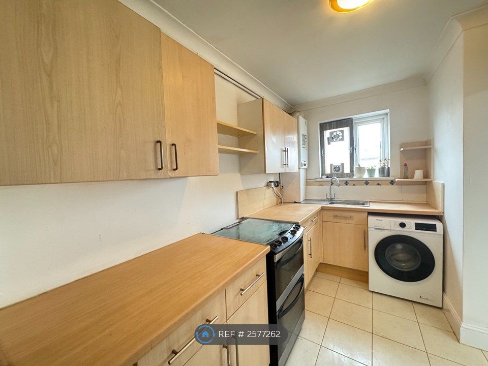 Property photo 2 of 12 Kitchen 1