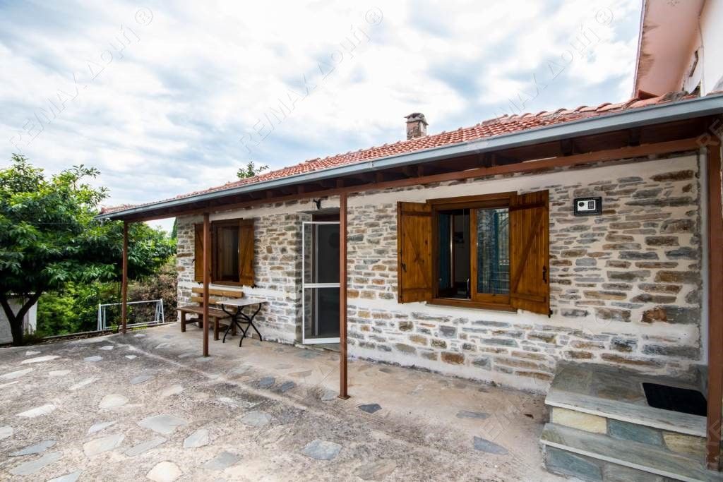 Property photo 3 of 25