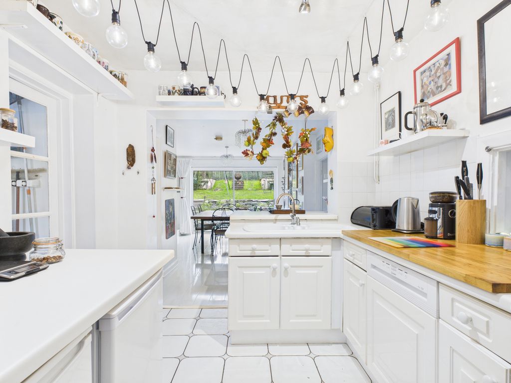 Property photo 2 of 20 2. Cam01984G0-Pr0536-Still006