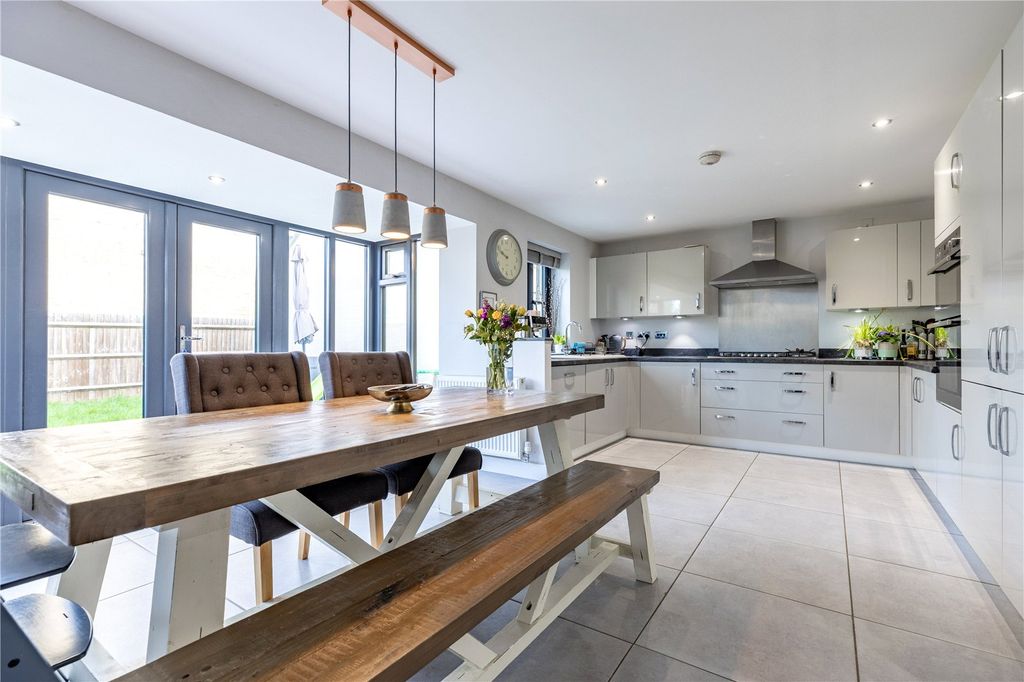 Property photo 2 of 17 Picture No. 10