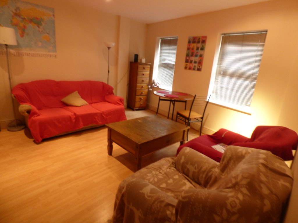 Property photo 3 of 4 Living Room