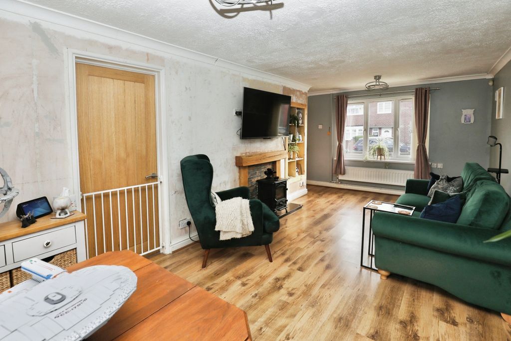 Property photo 3 of 15