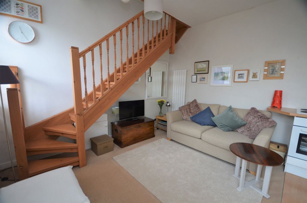 Property photo 2 of 5 Seddons Tiverton