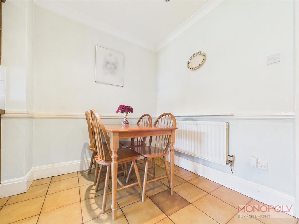 Property photo 3 of 30 Cam03815G0-Pr0352-Still010.Jpg