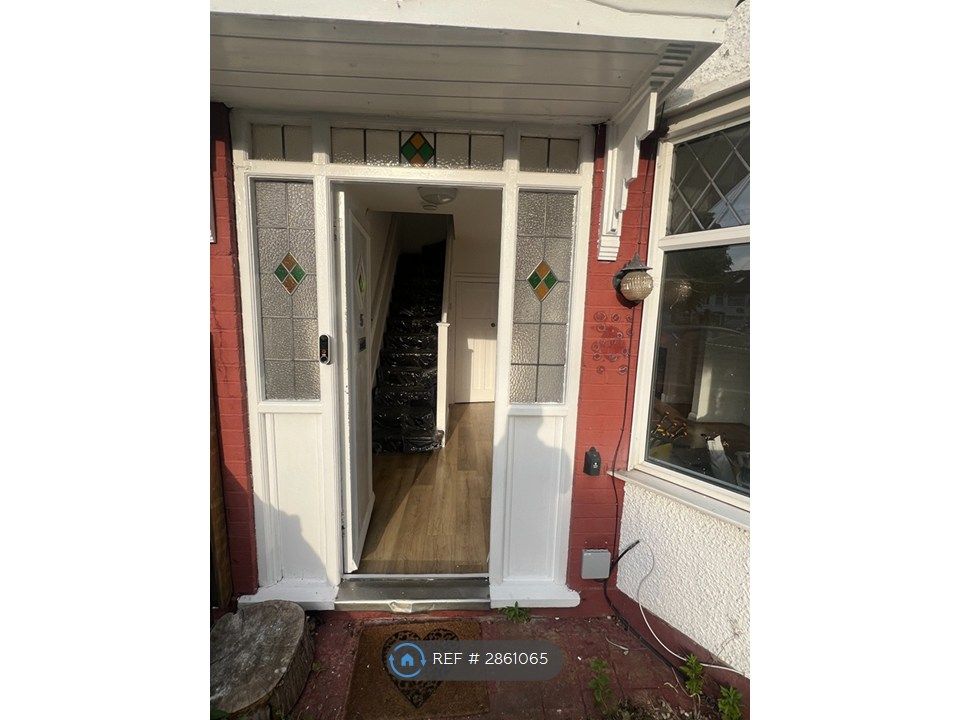 Property photo 1 of 4 Front Entrance