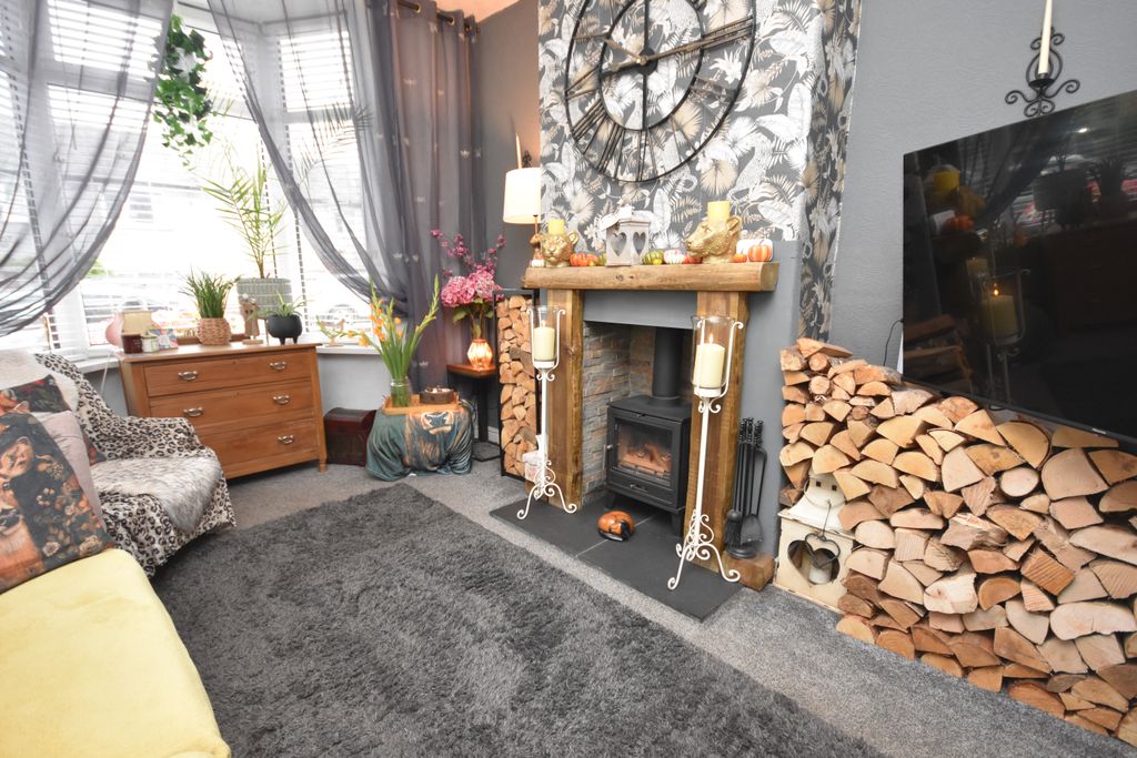 Property photo 2 of 19
